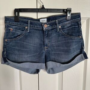 Hudson Jean Shorts, Med/Dark Wash. Like new condition!